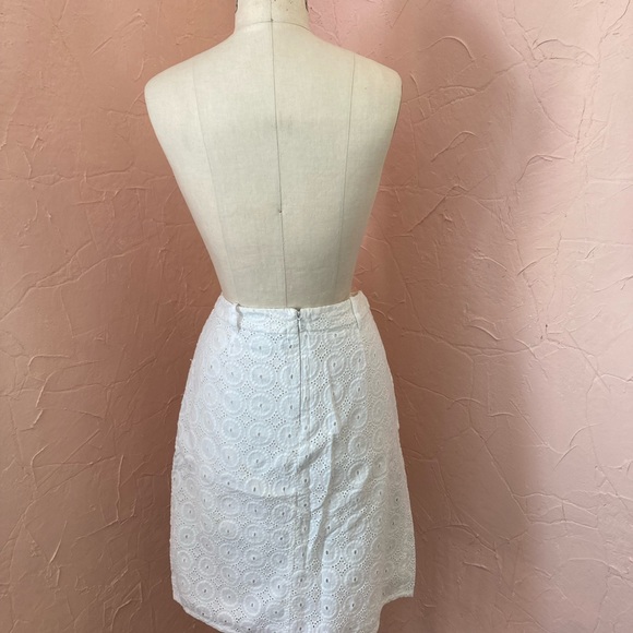White Worthington skirt - Picture 2 of 4